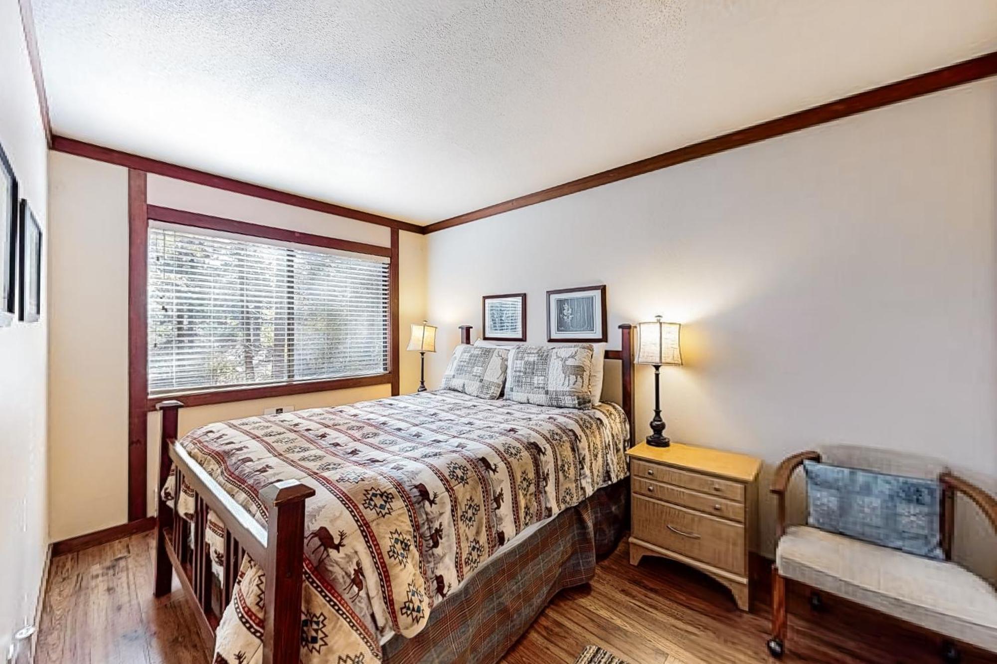 Creekside Retreat & Sierra Townhome Incline Village Room photo